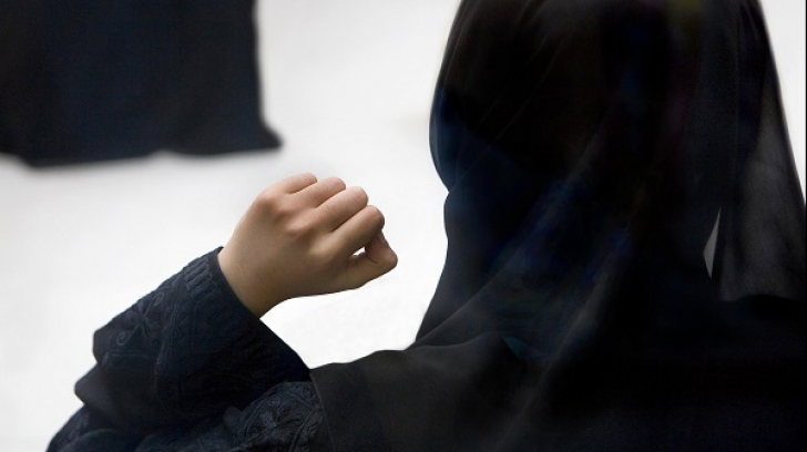 Curtea de Justiție a UE: interzicerea vălului islamic la locul de muncă este legală