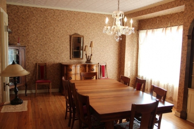 I se spune "a doua Casă Albă". Se vinde cu "doar" 137.000$.Unde o ţin americanii şi de ce costă atât