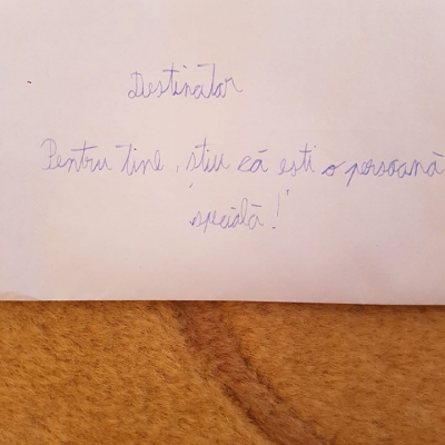 Gestul EMOŢIONANT prin care un copil face VÂLVĂ într-un oraş din România, în Săptămâna Mare