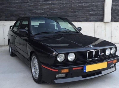 Cum arată un BMW M3 din 1988, pe care proprietarul cere 50.000 de euro. E ca nou