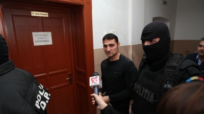 Interlopul Alen Moisin, extrădat în România. E acuzat de trafic de droguri, artă și colți de fildeș