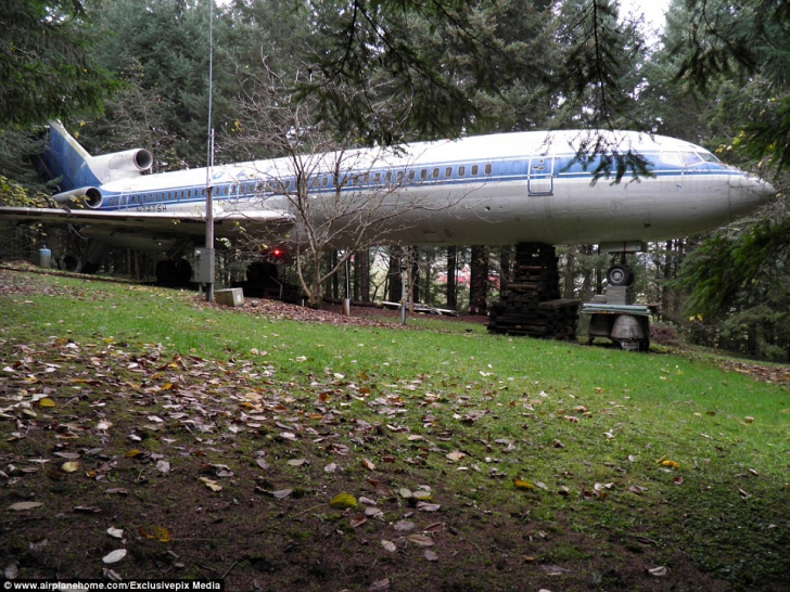 A transformat acest Boeing 727 într-un castel de vacanță. E uluitor cum arată