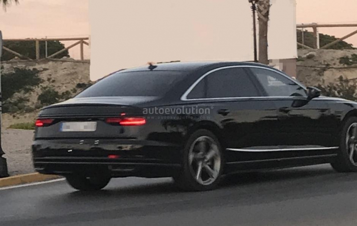 Imaginea mult-aşteptată de fanii Audi. Noul A8, surprins necamuflat pe străzi