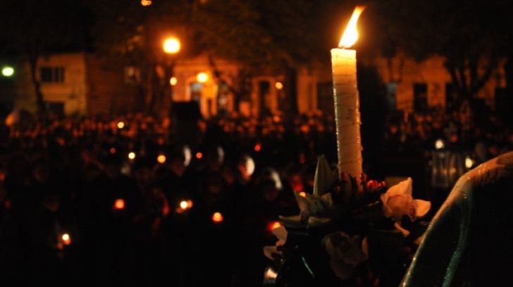 Sfânta Lumină de la Ierusalim va fi adusă, sâmbătă, în România