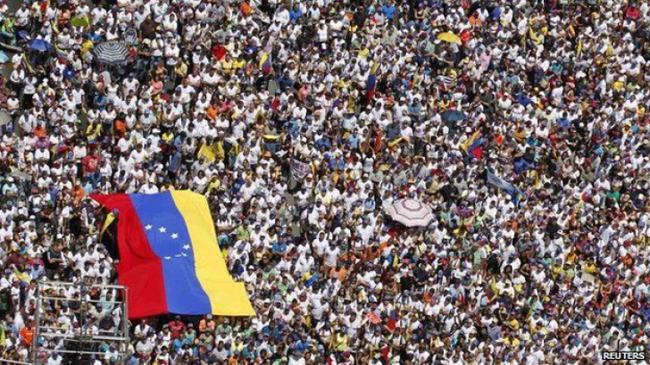 Trei oameni uciși în timpul protestelor masive din Venezuela. Bilanț șocant