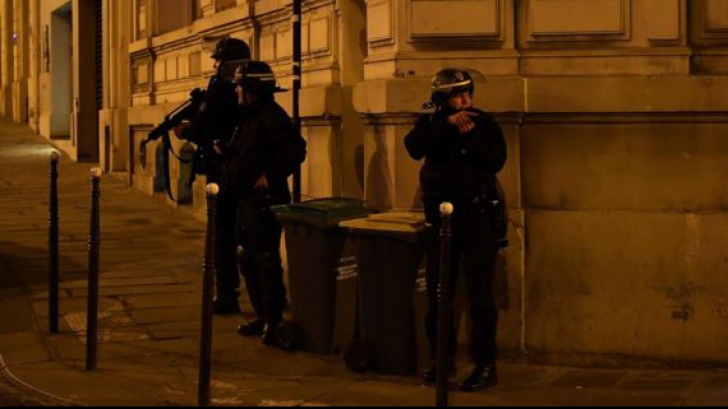 Atacul din inima Parisului seamănă teroare înaintea alegerilor prezidențiale