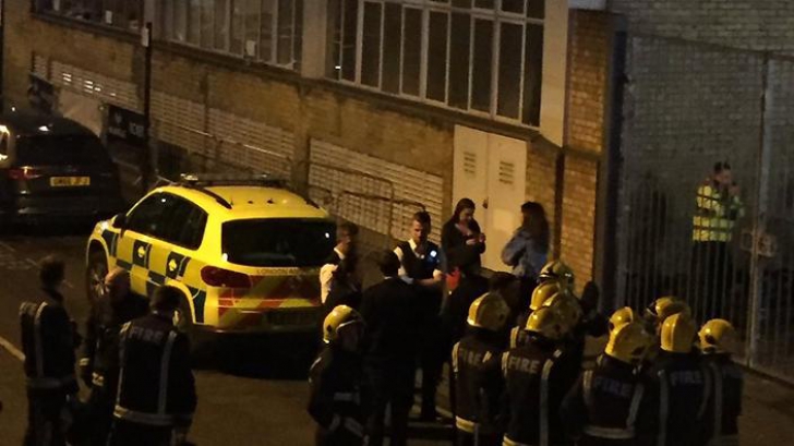 Atac cu acid într-un club din Londra. Cel puţin 12 persoane au ajuns la spital