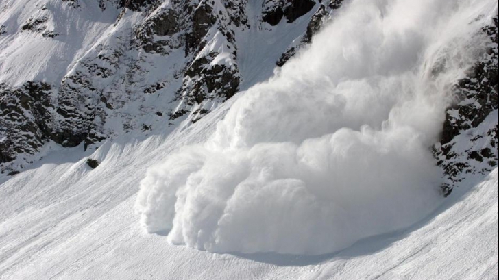 Risc mare de avalanșă în Făgăraș. Ce le recomandă salvamontiștii turiștilor 