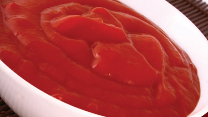 Pericolul ascuns din bulion şi pastă de tomate. La ce să fiţi atenţi când cumpăraţi 