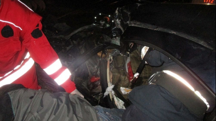 Tragedie pe DN17. Patru tineri au murit  într-un grav accident de circulație