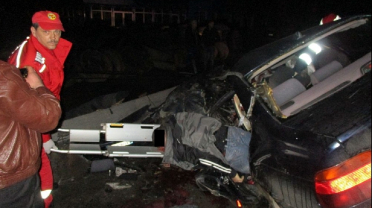 Tragedie pe DN17. Patru tineri au murit  într-un grav accident de circulație