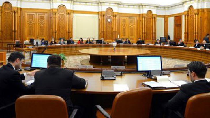 Comisia Juridică a deputaţilor a decis: Aleşii îşi pot angaja rudele în Parlament