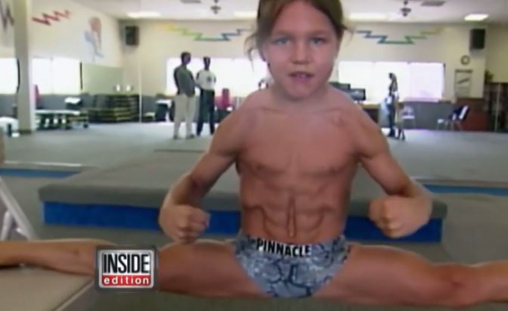 La 8 ani, acest băiat era celebru pentru mușchii săi. Cum arată 16 ani mai târziu? Șocant