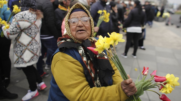 Peste 1.500 de florari protestează în Piaţa Universităţii din capitală! Care sunt nemulţumirile