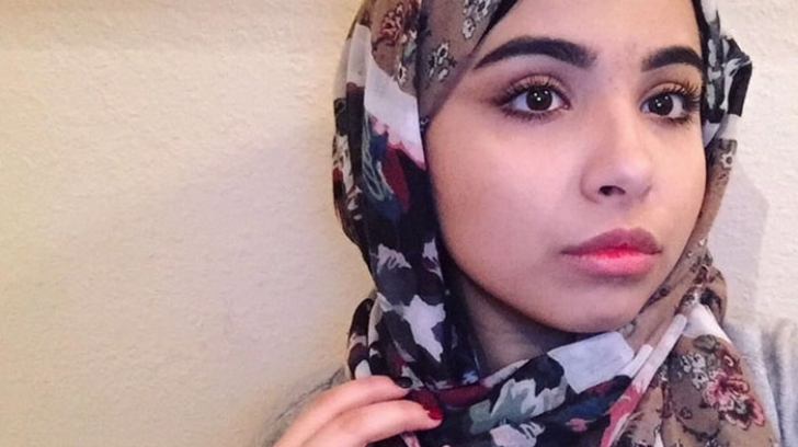 O musulmancă i-a cerut tatălui ei permisiunea de a-şi da hijabul jos! Răspunsul acestuia a şocat-o