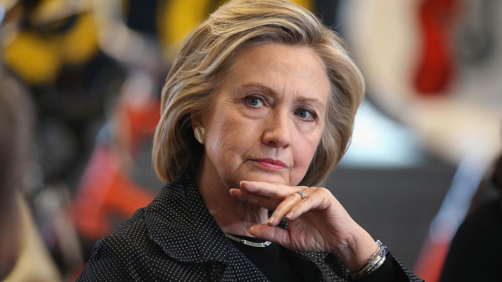 Hillary Clinton dă vina pe șeful FBI și pe hackerii ruși pentru eșecul din alegeri