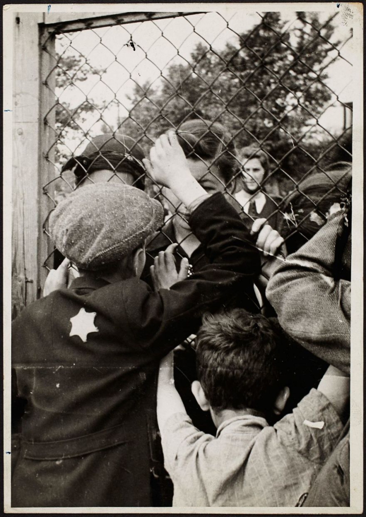 Fotografii uluitoare realizate de un fotograf evreu în timpul Holocaustului! Imagini emoționante