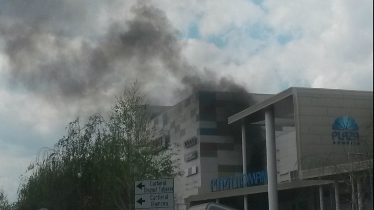 Incendiu la mall Plaza România, din București: Nicio persoană nu a fost rănită