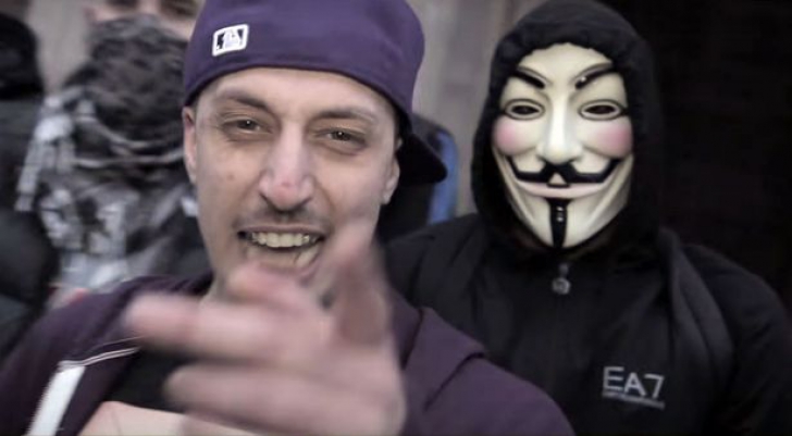 Un terorist al Stat Islamic apare în videoclipul unui rapper cunoscut