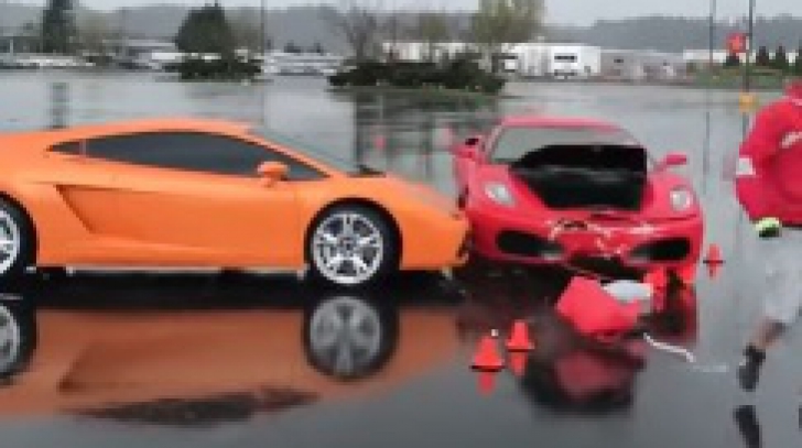 Accident spectaculos între un Ferrari şi un Lamborghini. Camerele video au surprins totul