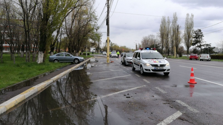 Accident la malul mării. Două maşini s-au ciocnit în staţiunea Mamaia: 4 răniţi