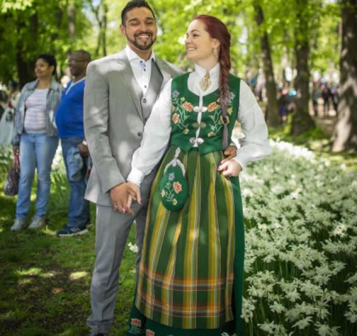 E uimitor cum arată rochiile de mireasă în lume. Rochia românească autentică te va surprinde