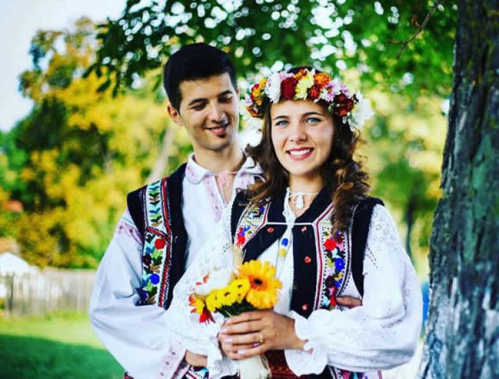 E uimitor cum arată rochiile de mireasă în lume. Rochia românească autentică te va surprinde