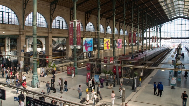Un bărbat înarmat cu un cuțiț, arestat într-o gară din Paris