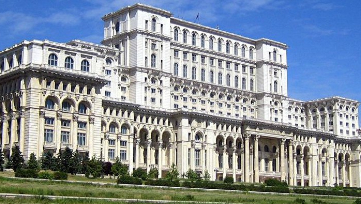 Warner Bros va filma o scenă dintr-un film horror în Parlamentul României 