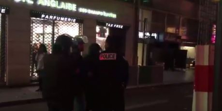 ISIS revendică ATACUL cu armă automată de pe Champs-Elysées. Un polițist și atacatorul, uciși
