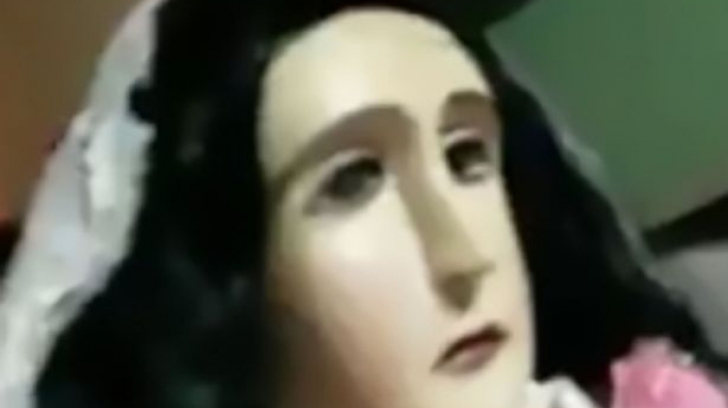 O statuie a Fecioarei Maria a început să plângă. Ce reacție au avut credincioșii
