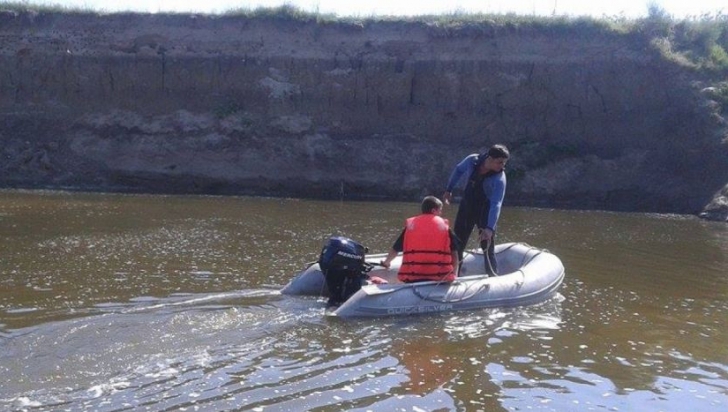 Pescar dispărut de aproape trei săptămâni, găsit mort în râul Olt