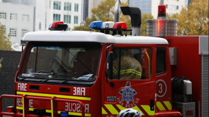 Pompierii au fost chemați de urgență acasă la o femeie. Cum au găsit-o e de tot râsul