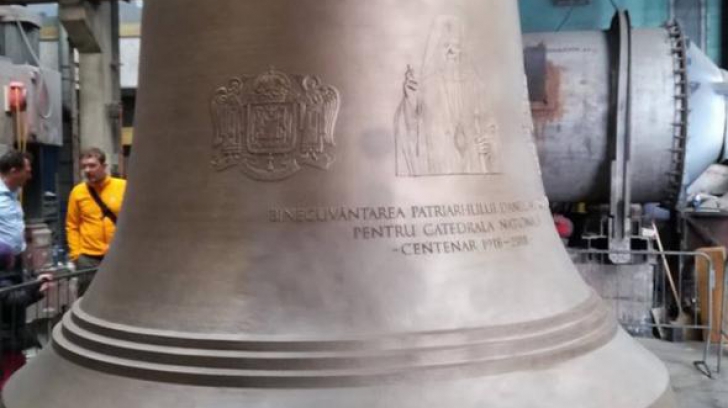 Clopotul de 425.000 euro de la Catedrala Mântuirii Neamului are chipul Patriahului Daniel pe el