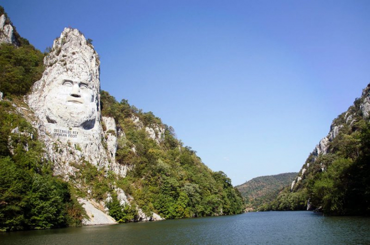 România, discreditată pe un site de turism autohton! "Totul este atât de urât şi fără sens"