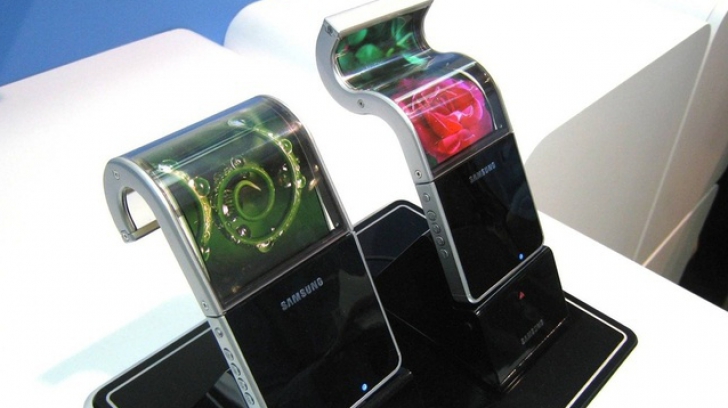 Samsung a anunțat data la care va lansa telefonul cu display flexibil! Când va fi scos la vânzare