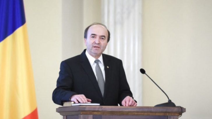 Tudorel Toader îl mai sfidează o dată pe Dragnea. Ce a anunţat 