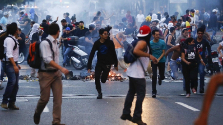 Trei oameni și-au pierdut viața în protestele antiguvernamentale din Venezuela