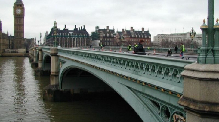 Alertă falsă de securitate la Londra. Podul Westminster, închis