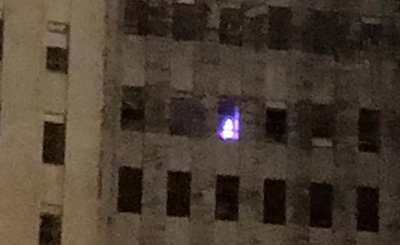 Au văzut o siluetă la geamul unui spital PĂRĂSIT de 12 ani. Au intrat acolo şi s-au SPERIAT