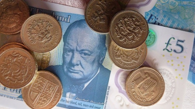 De ce consumatorii de droguri renunță la viciu grație bancnotei de 5 lire. Motivul e incredibil