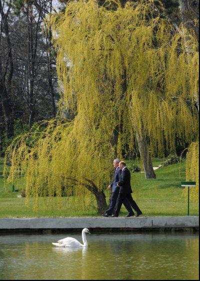 Traian Băsescu şi George Bush, la Neptun. Foto: Rompres