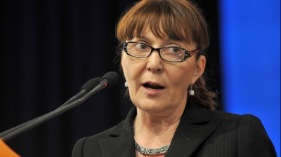 Fost judecător: „Monica Macovei își infiltra oamenii în arhiva SIPA”. Fosta zeiță a justiției ar fi făcut copii de pe documente-cheie