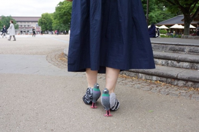 Toată lumea îi fotografia, pe stradă: cum arată femeia cu cei mai CIUDAŢI pantofi din lume