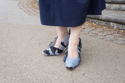 Toată lumea îi fotografia, pe stradă: cum arată femeia cu cei mai CIUDAŢI pantofi din lume