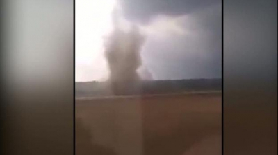 TORNADĂ filmată la granița Ungariei cu România! Anunțul făcut de meteorologi