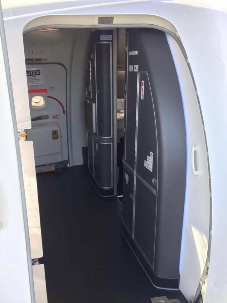 PRIMELE IMAGINI cu interiorul uneia dintre noile aeronavele cumpărate de TAROM