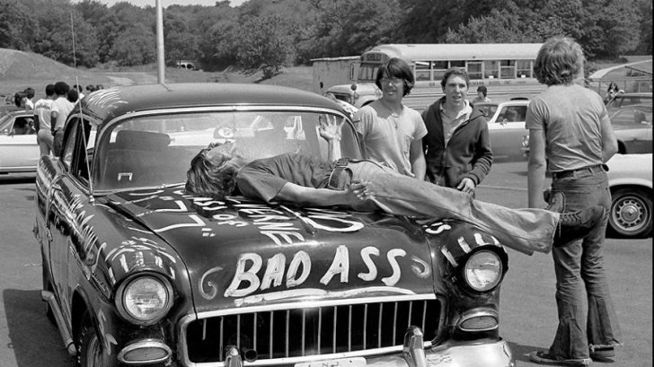Top 10 fotografii care îi înfățișează pe adolescenții rebeli ai anilor '70! Imagini incredibile