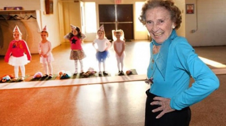 Cum arată dansatoarea de 93 de ani. E şi profesoară pentru copii, în acelaşi timp