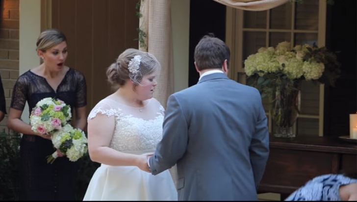 Nunta la care toţi ochii NU au fost pe mireasă. În timpul ceremoniei s-a întâmplat asta!